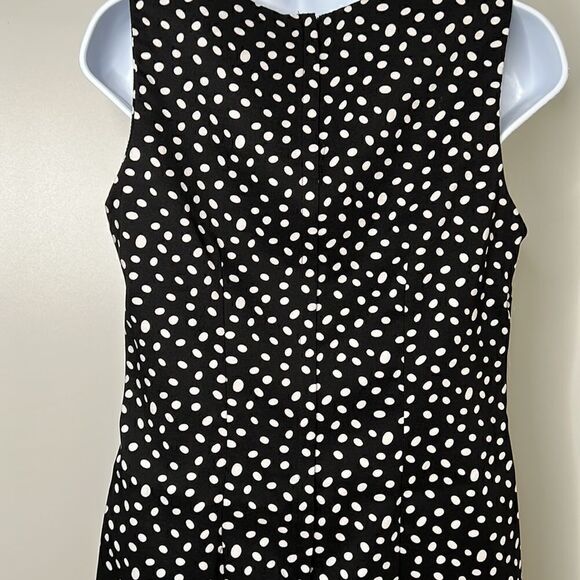 Tradition Dress   - Picture 3 of 5